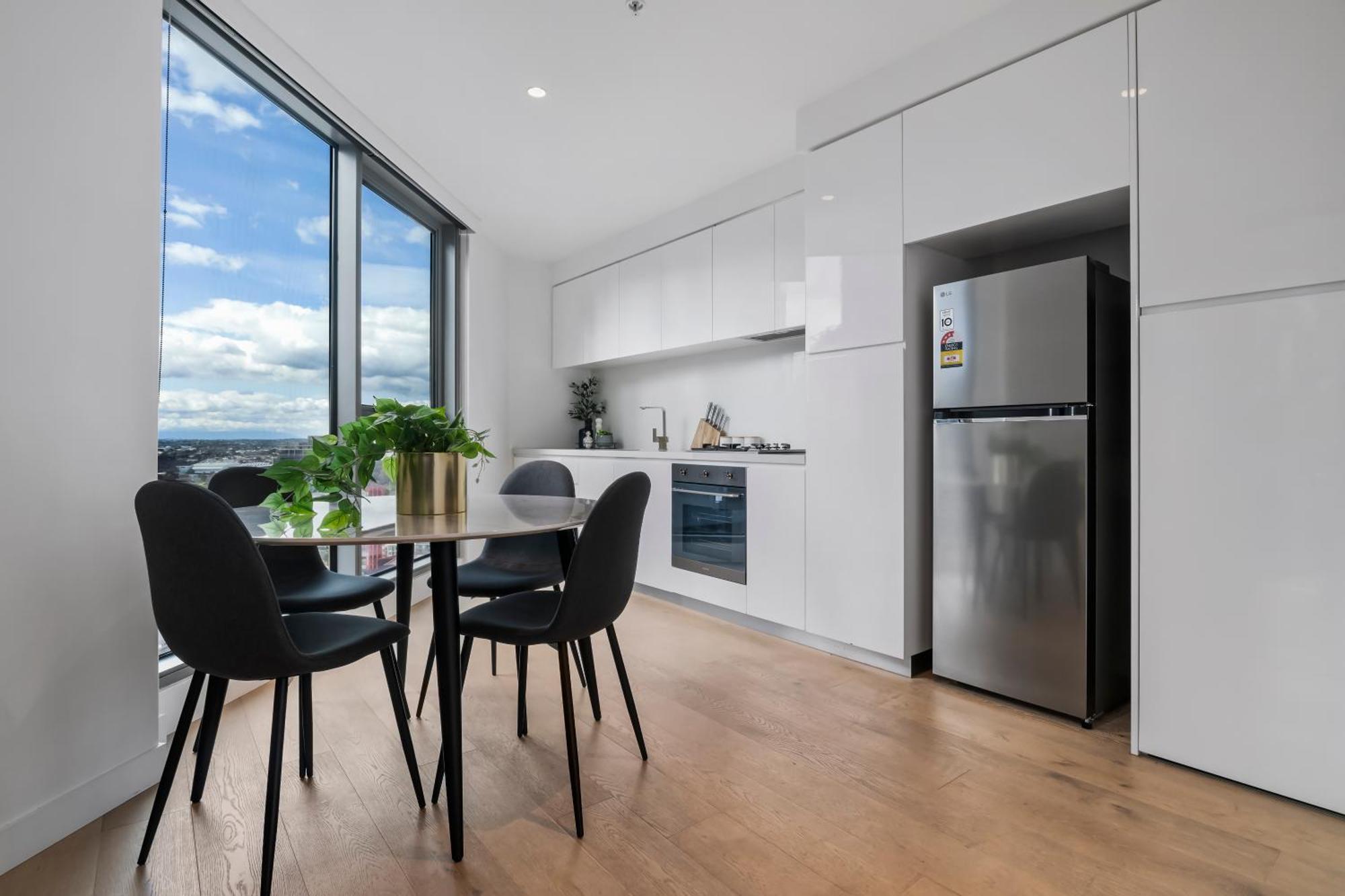 Apartment Charming 2br With Parkland And Mountain Views *