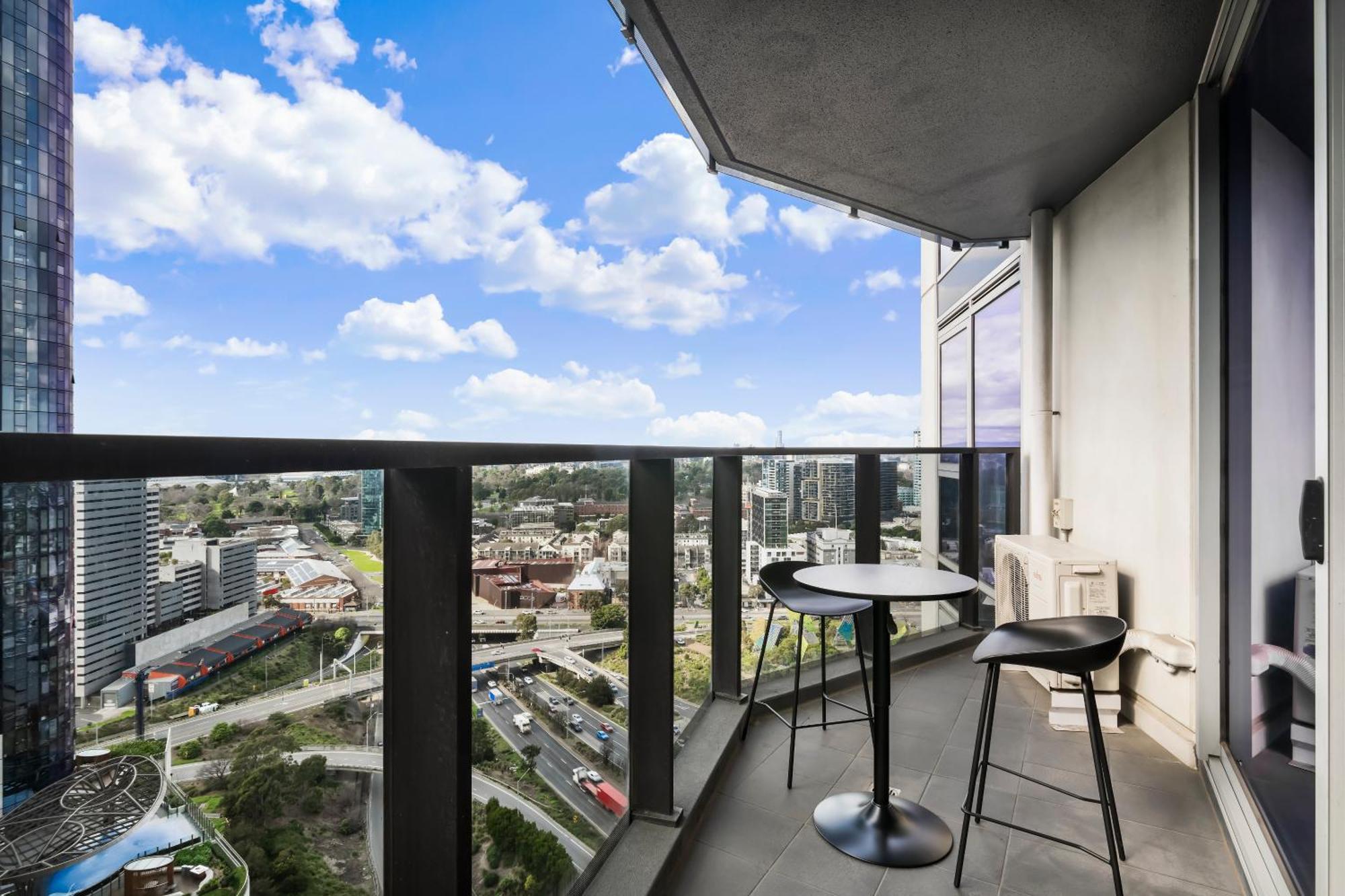 Apartment Charming 2br With Parkland And Mountain Views *