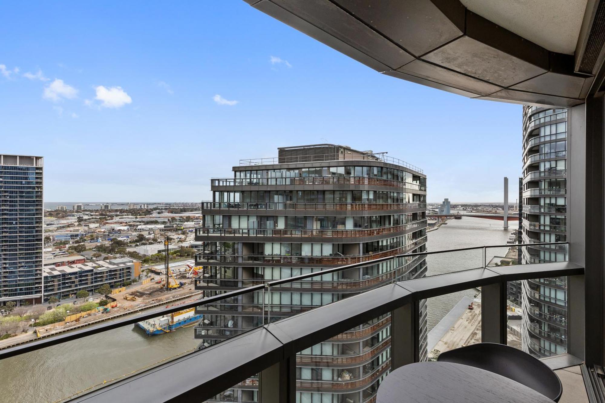 Perfect Docklands 1br With Stunning River Views Apartment *