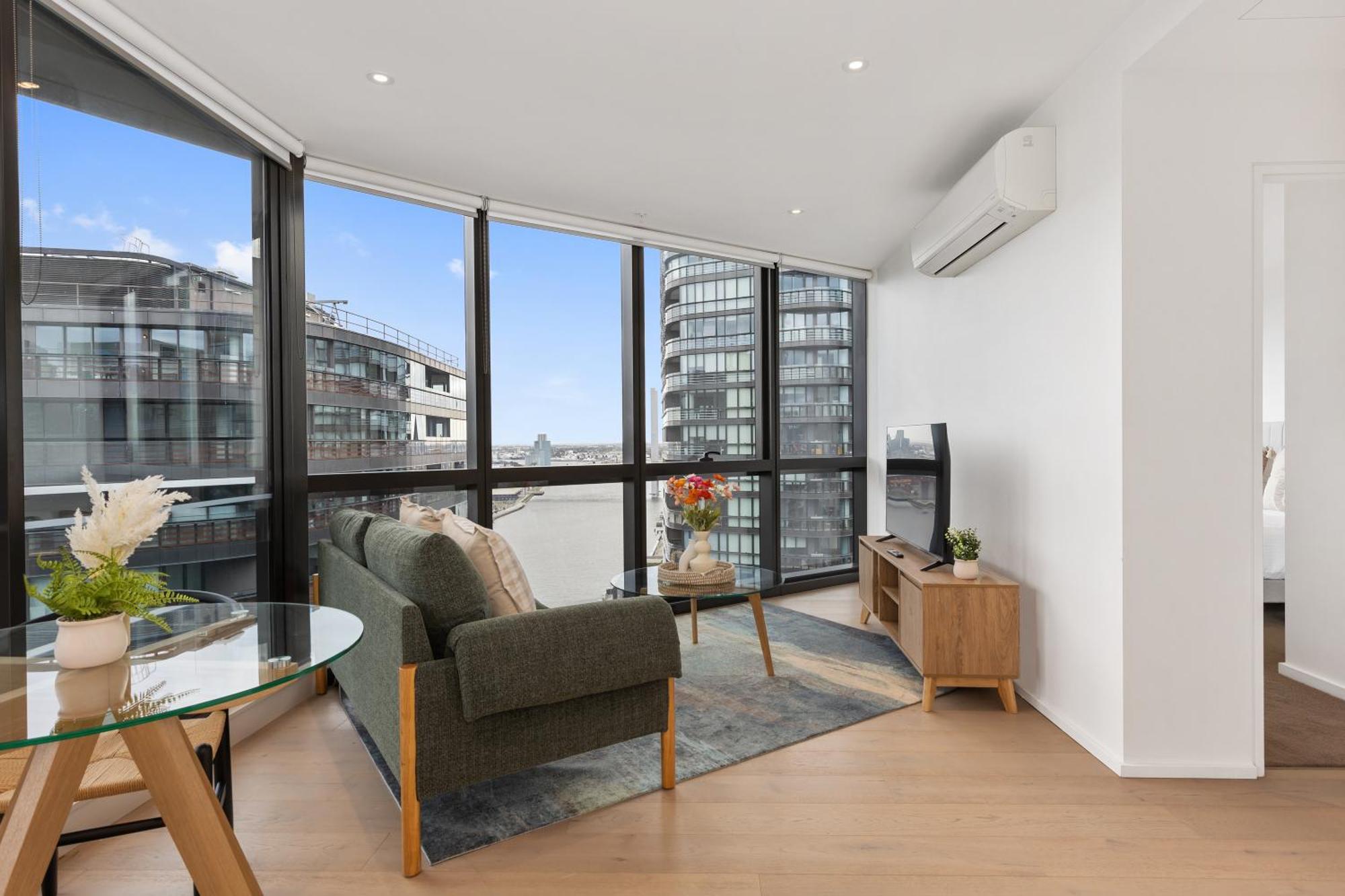Perfect Docklands 1br With Stunning River Views *