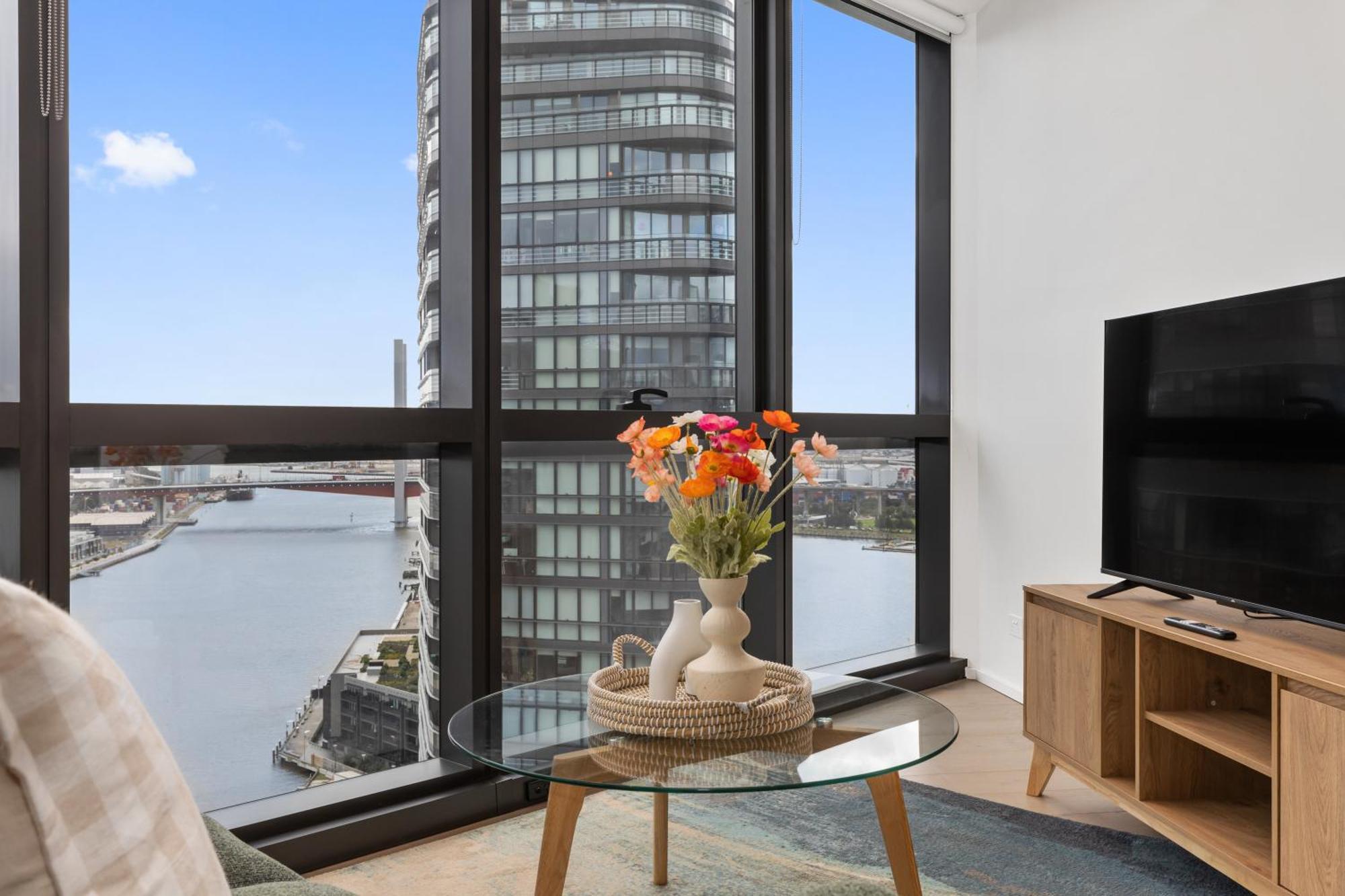 Perfect Docklands 1br With Stunning River Views Apartment *