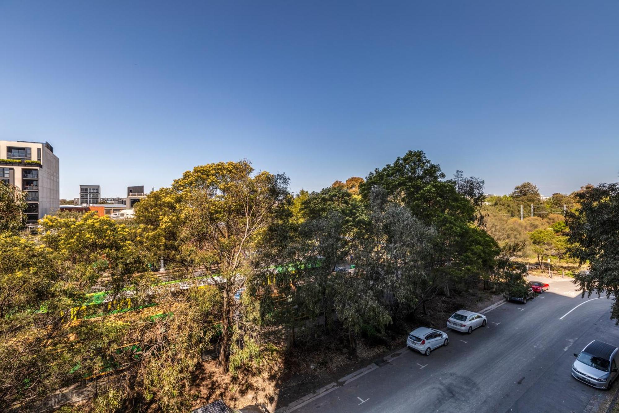 Alluring Oasis In The Heart Of South Apartment Melbourne