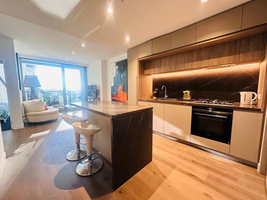 Royal Executive Living Corporate Residency *