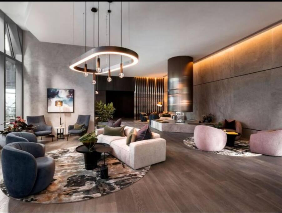 Royal Executive Living Corporate Residency