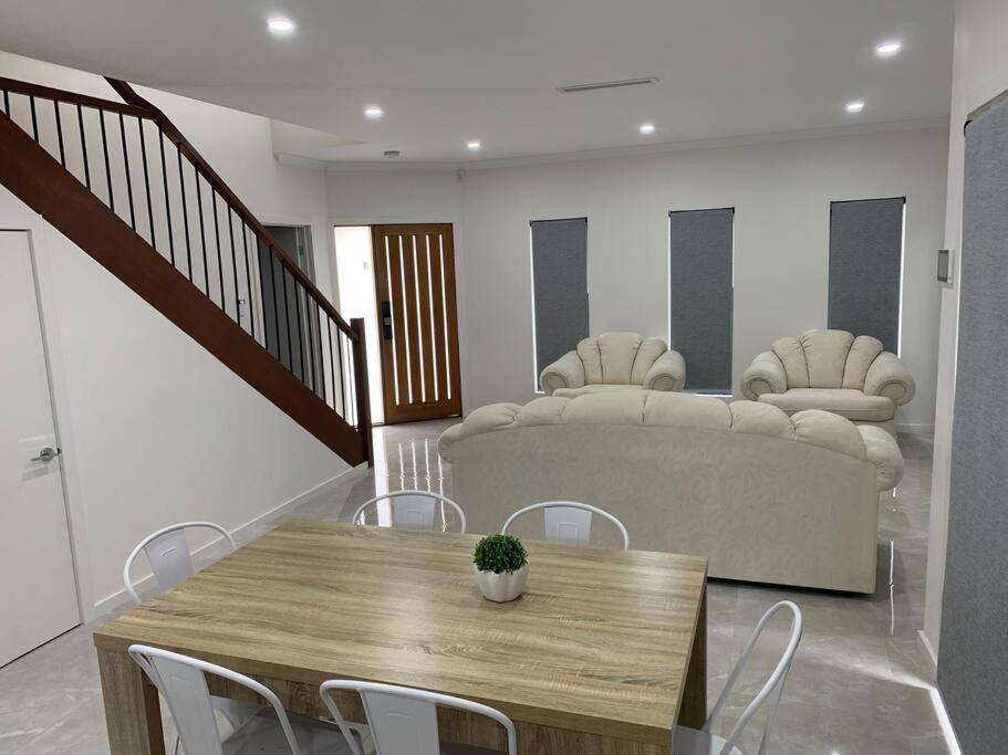 Coburg Lake Retreat