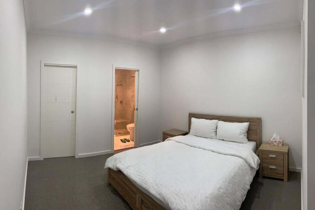 Coburg Lake Retreat