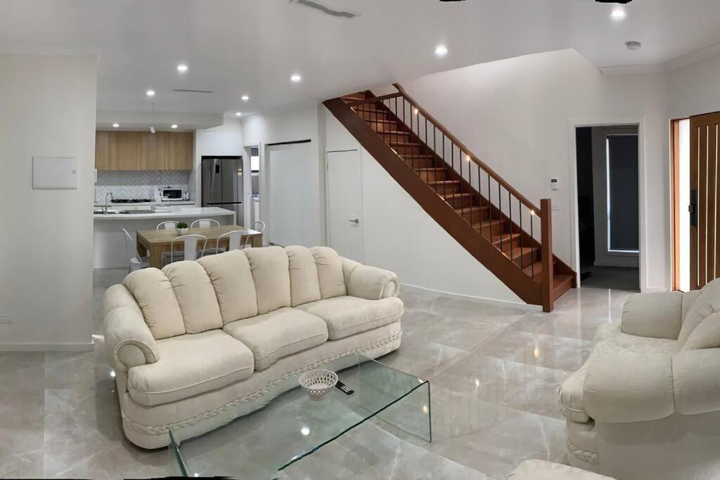 Coburg Lake Retreat Villa