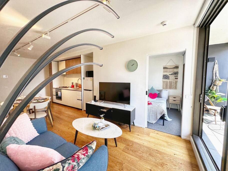 Rs703 - West Aparment With Balcony #free Parking