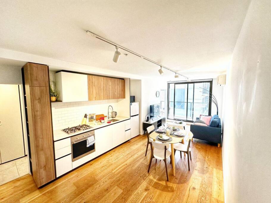 Rs703 - West Aparment With Balcony #free Parking Melbourne