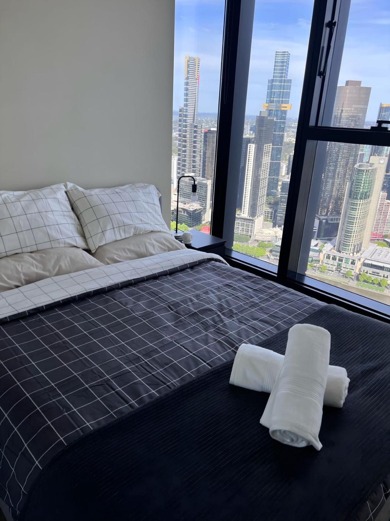 Melbourne's Premium On Collins