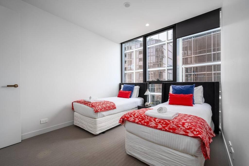 Nine Elm Port 702 Melbourne