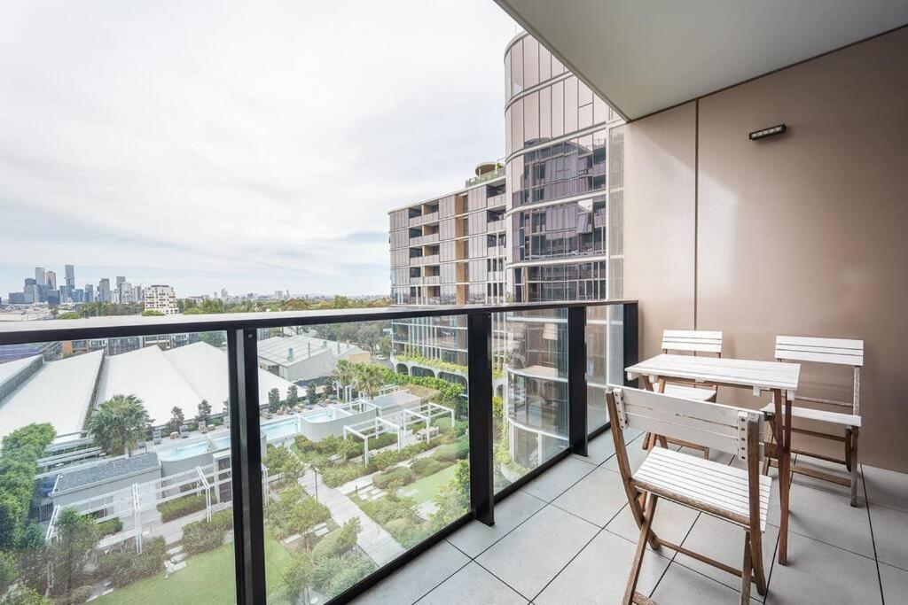 Nine Elm Port 702 Apartment Melbourne