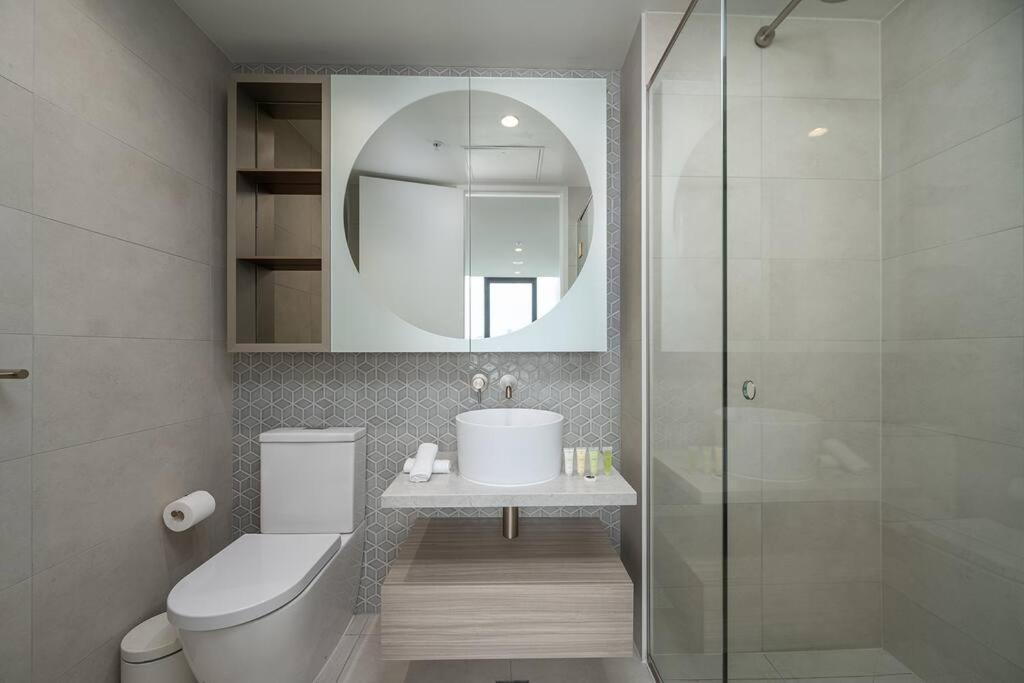 Apartment Nine Elm Port 702