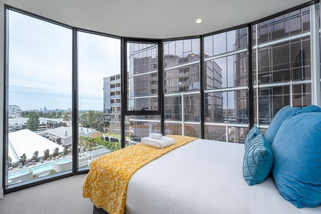 Nine Elm Port 702 Apartment
