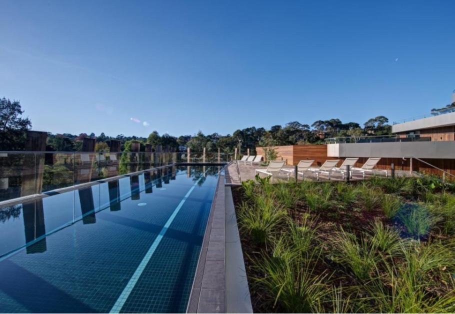 Luxury On The River With Pool & Gym Apartment