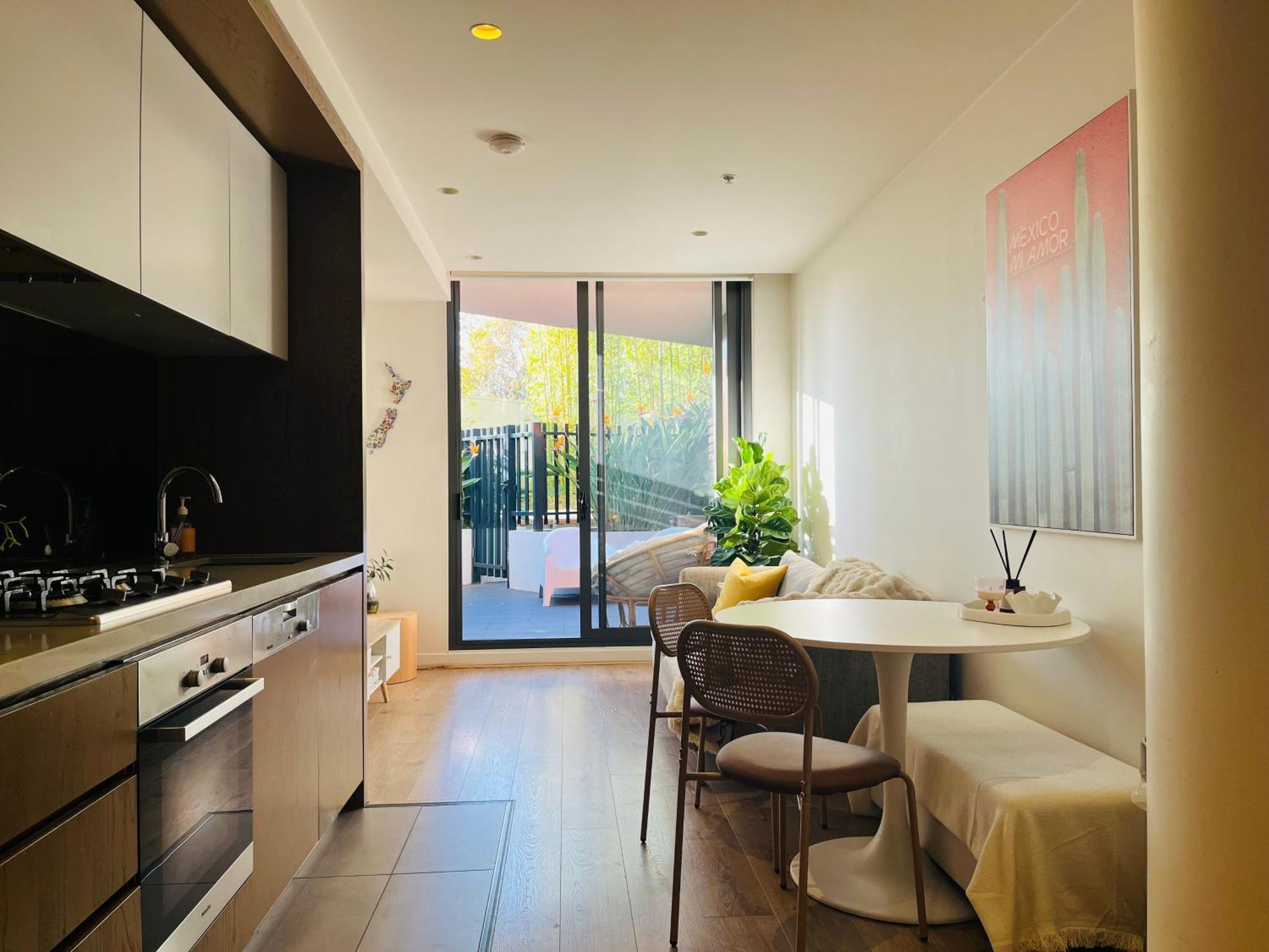 Luxury On The River With Pool & Gym Apartment *