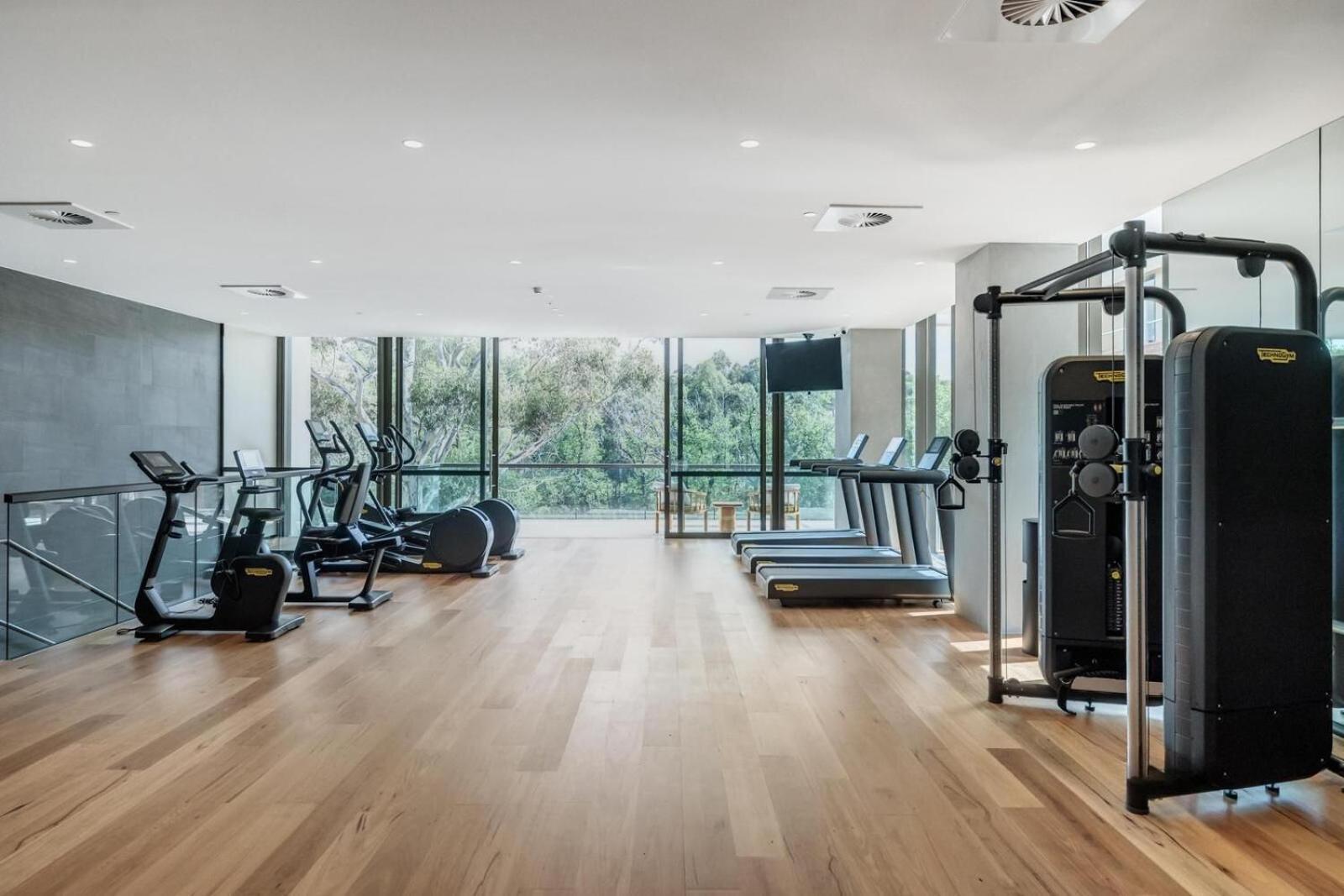 Apartment Refined Living With Panoramic Serenity *