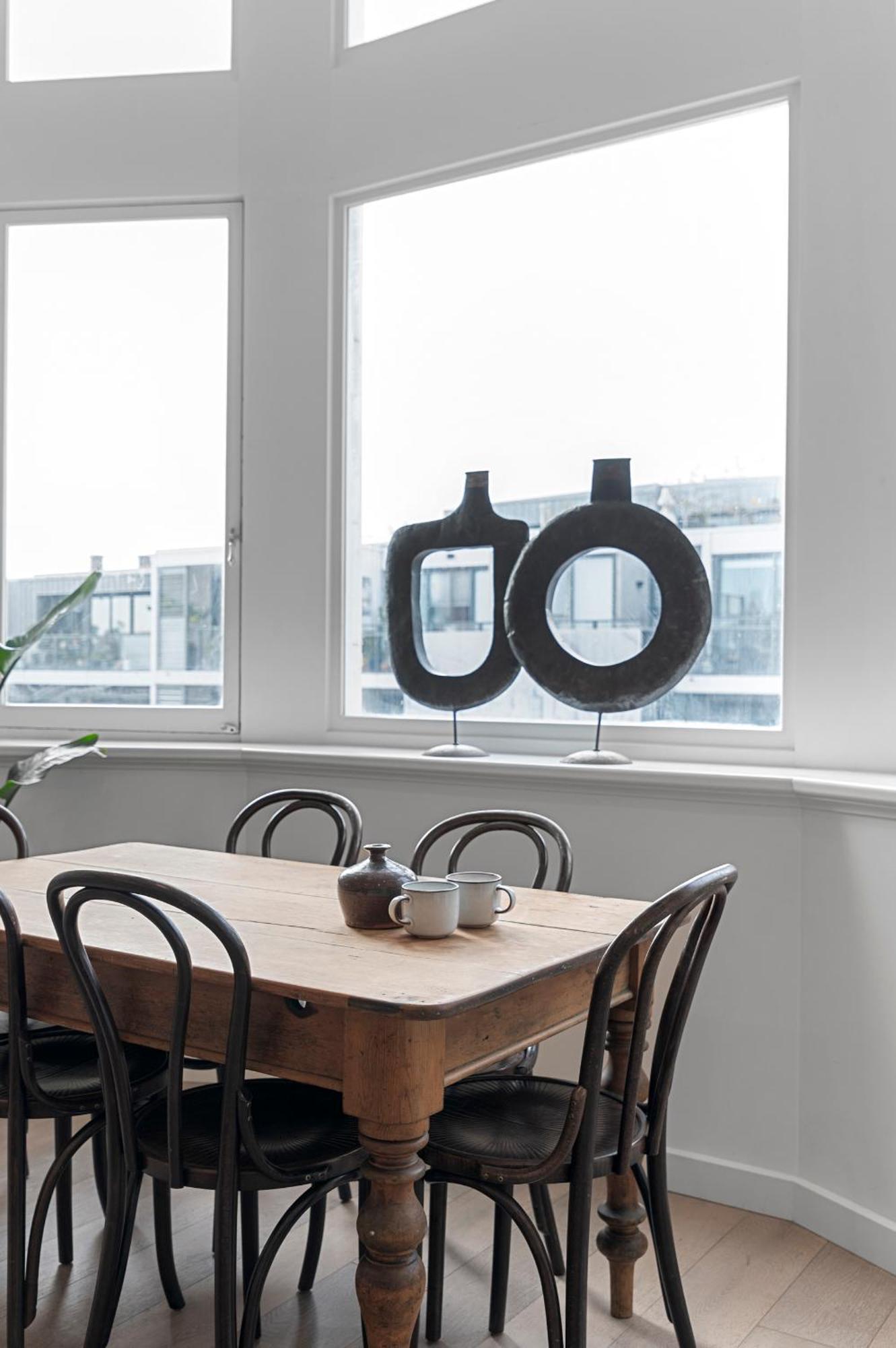 Apartment Light-filled Artistic Getaway - Smith St