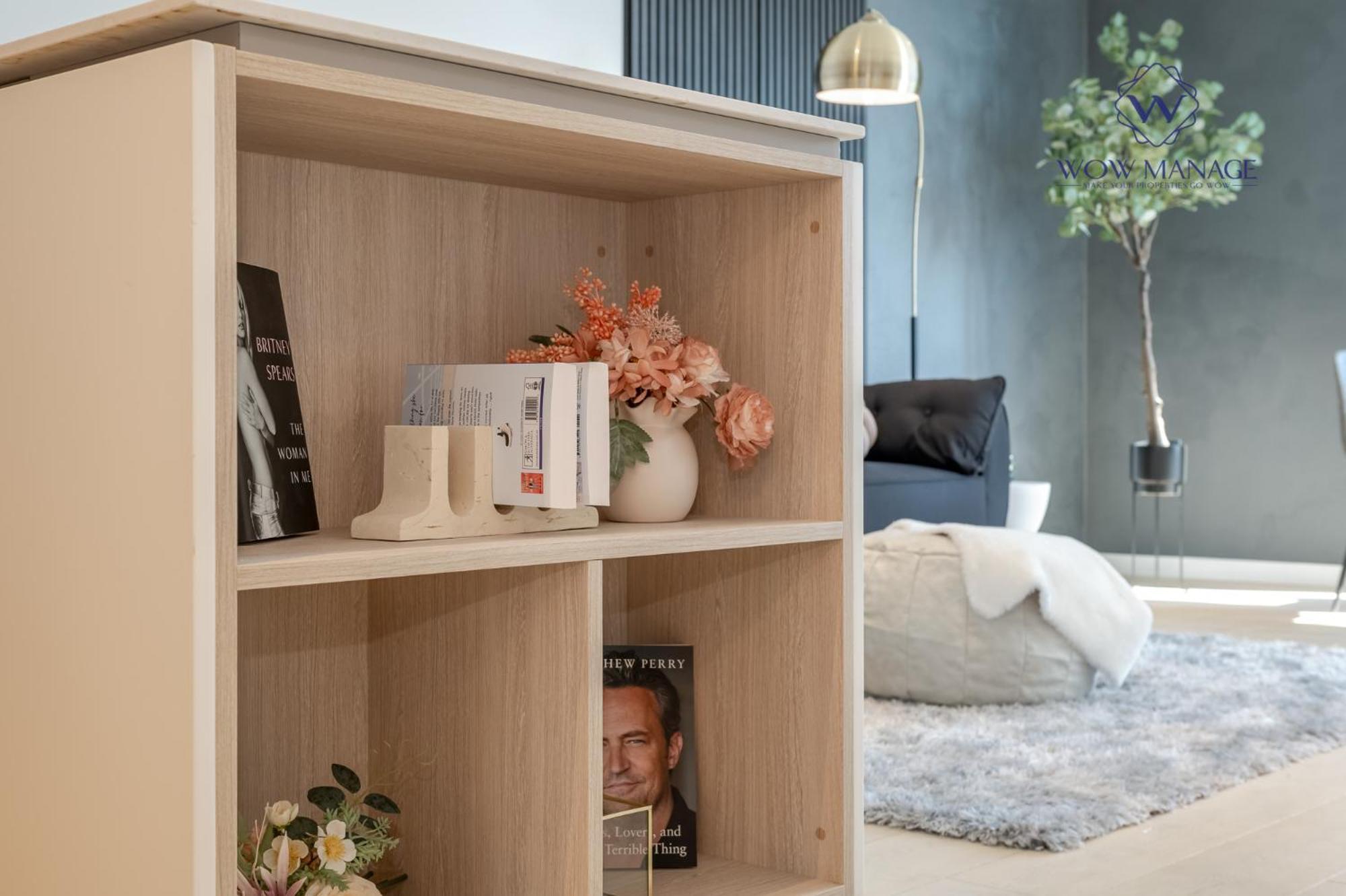 Wow Self-contained On Hall Melbourne