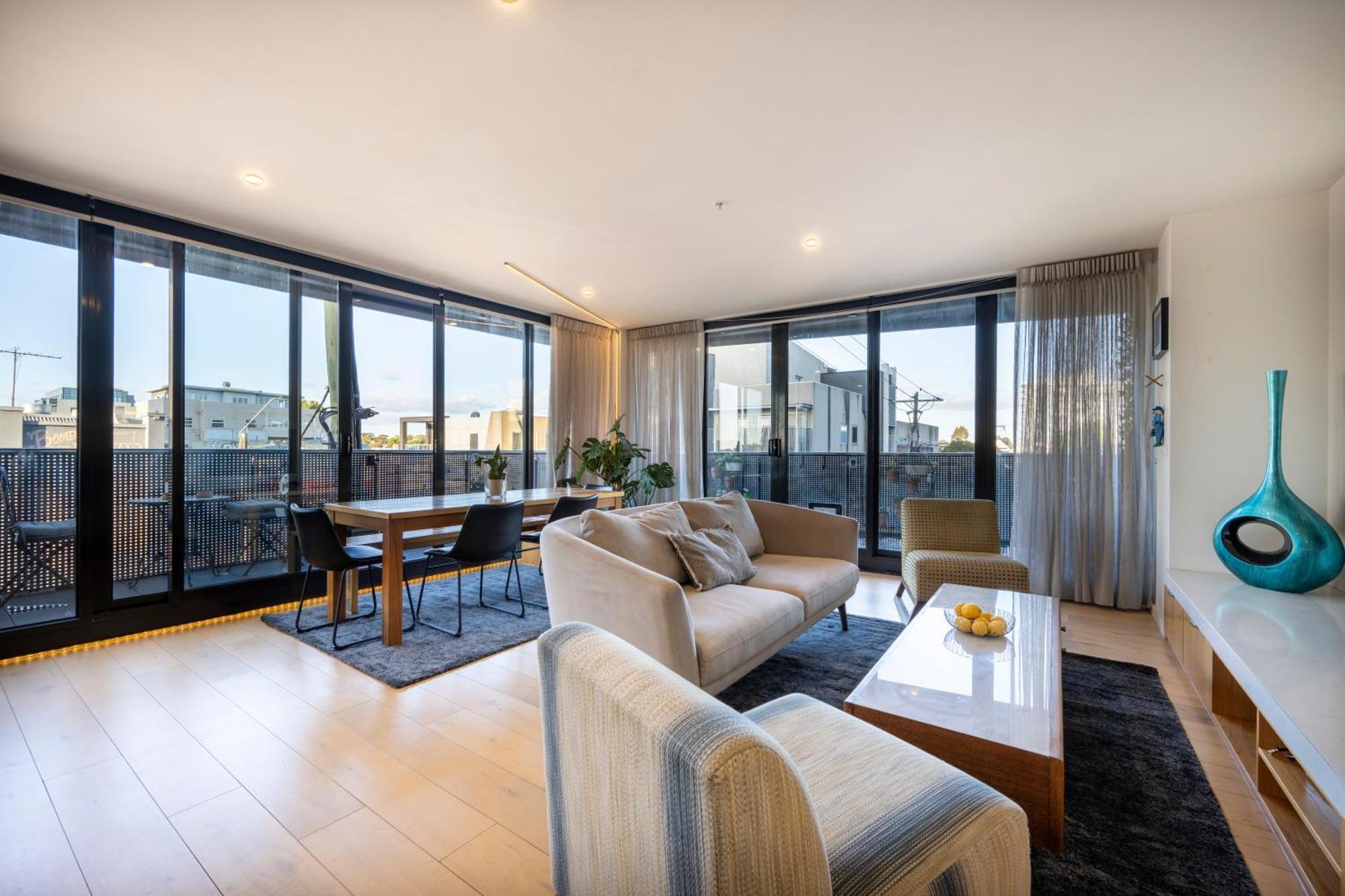 Mega Style The General Apartment