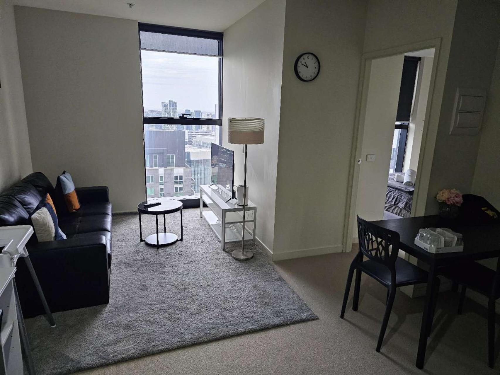 Melbourne's Premium On Collins Apartment