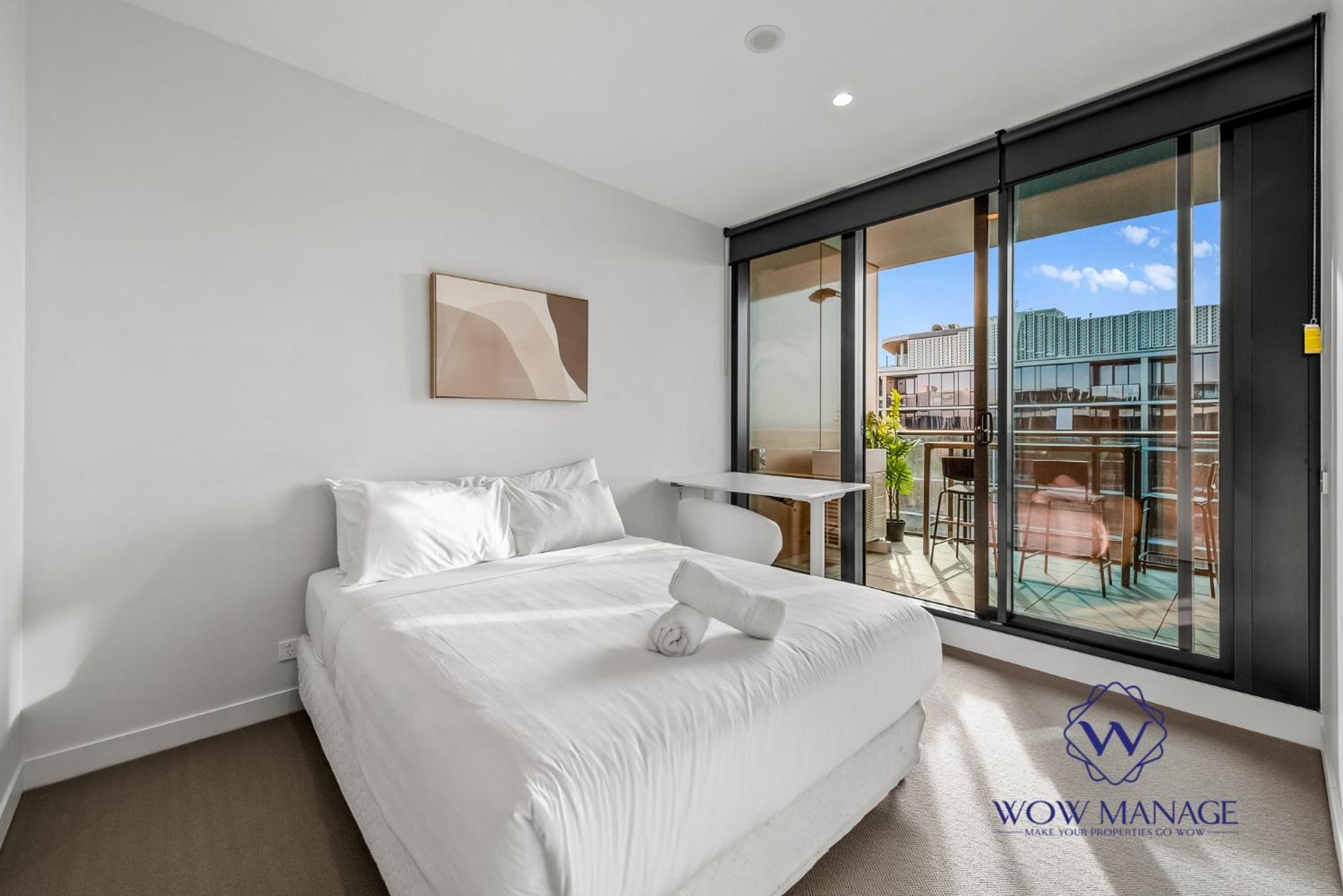 Wow Self-contained On Tarver Apartment Melbourne