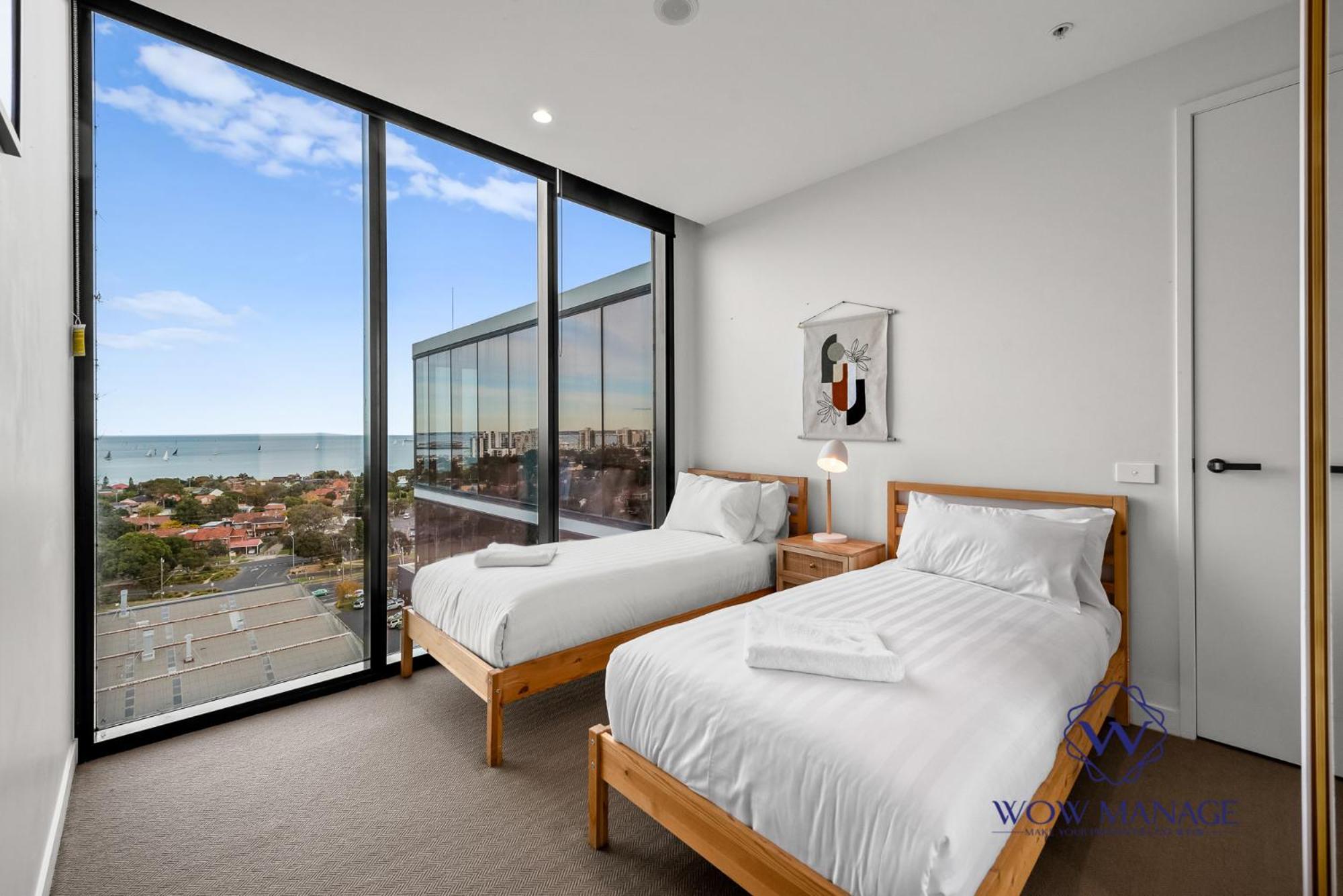 Wow Self-contained On Tarver *
