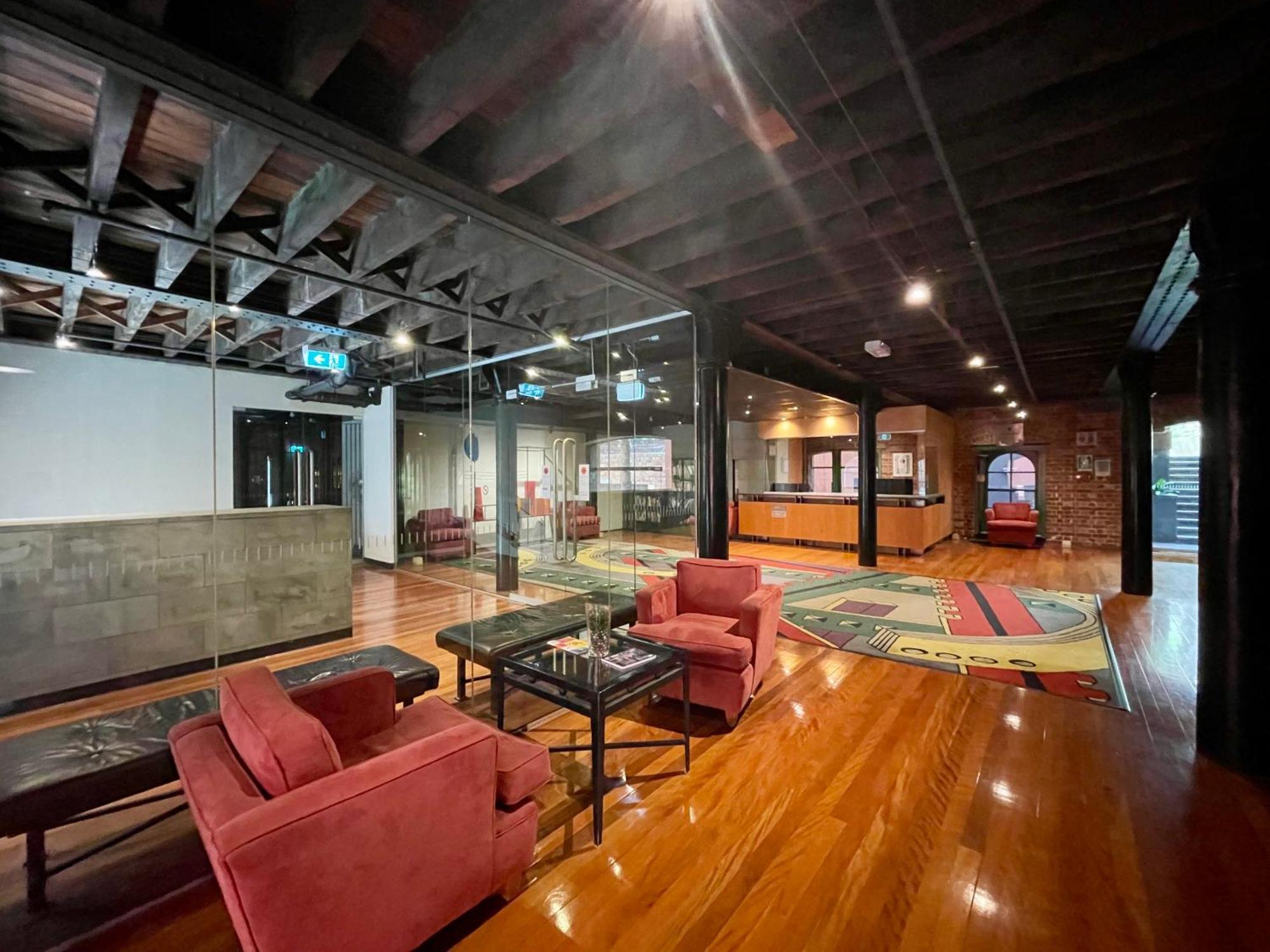 Riverside Retreat Apartment