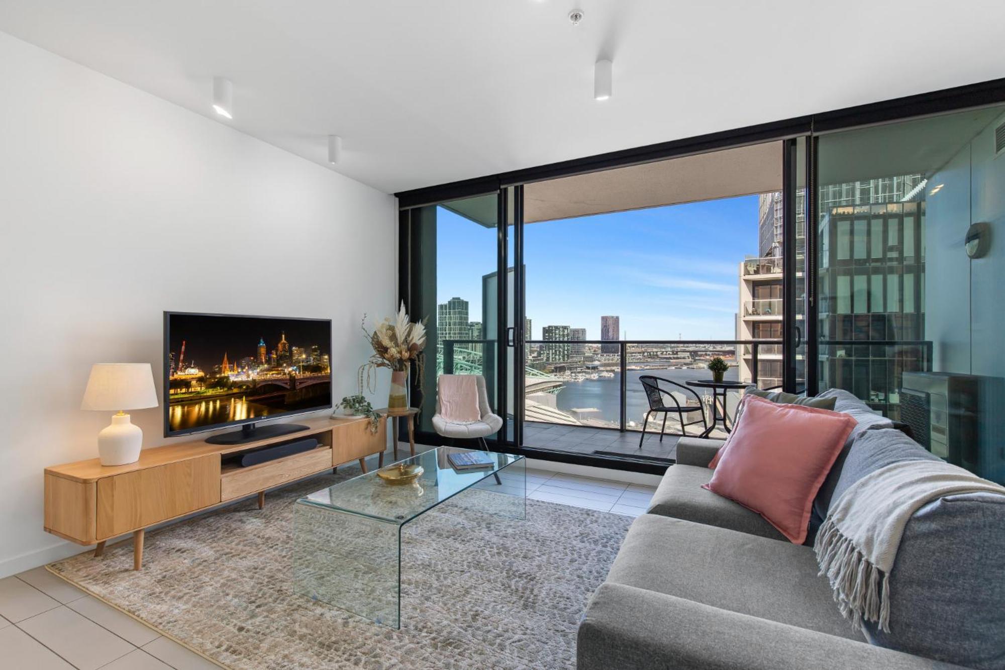 Apartment Chic 1-bed With Harbour Views & Pool By Tram Line Melbourne