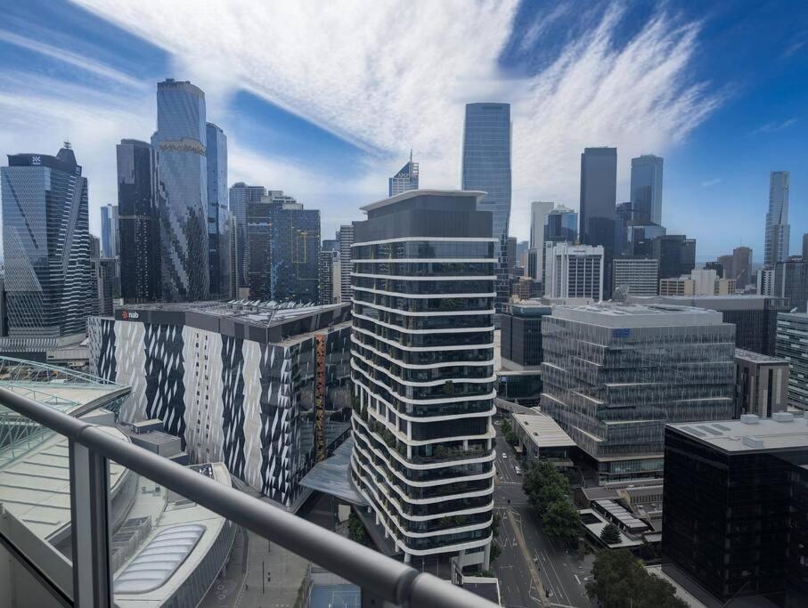 Panoramic Docklands Apartment *