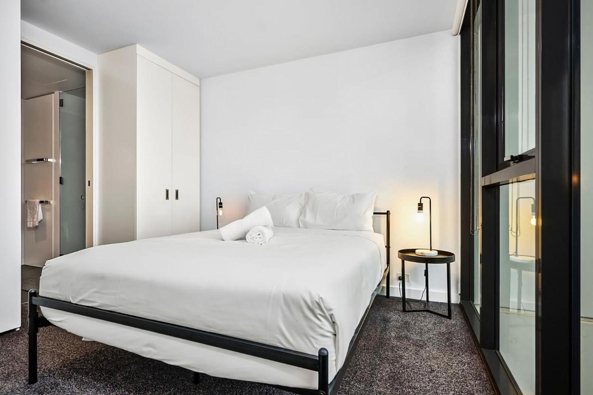 Apartment Stunning Cbd Views + Free Parking