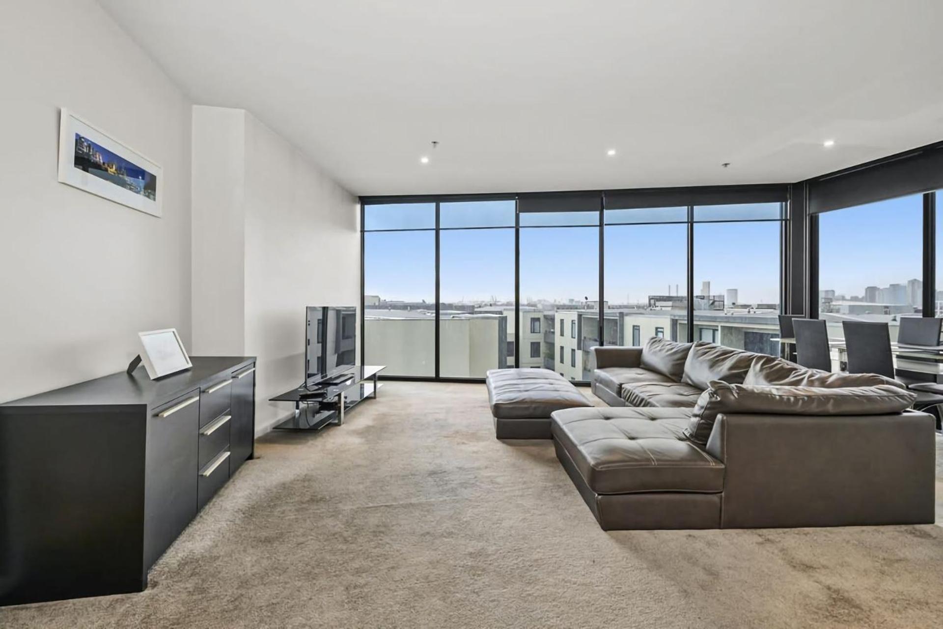 Apartment Heart Of Port Melbourne: Urban Escape