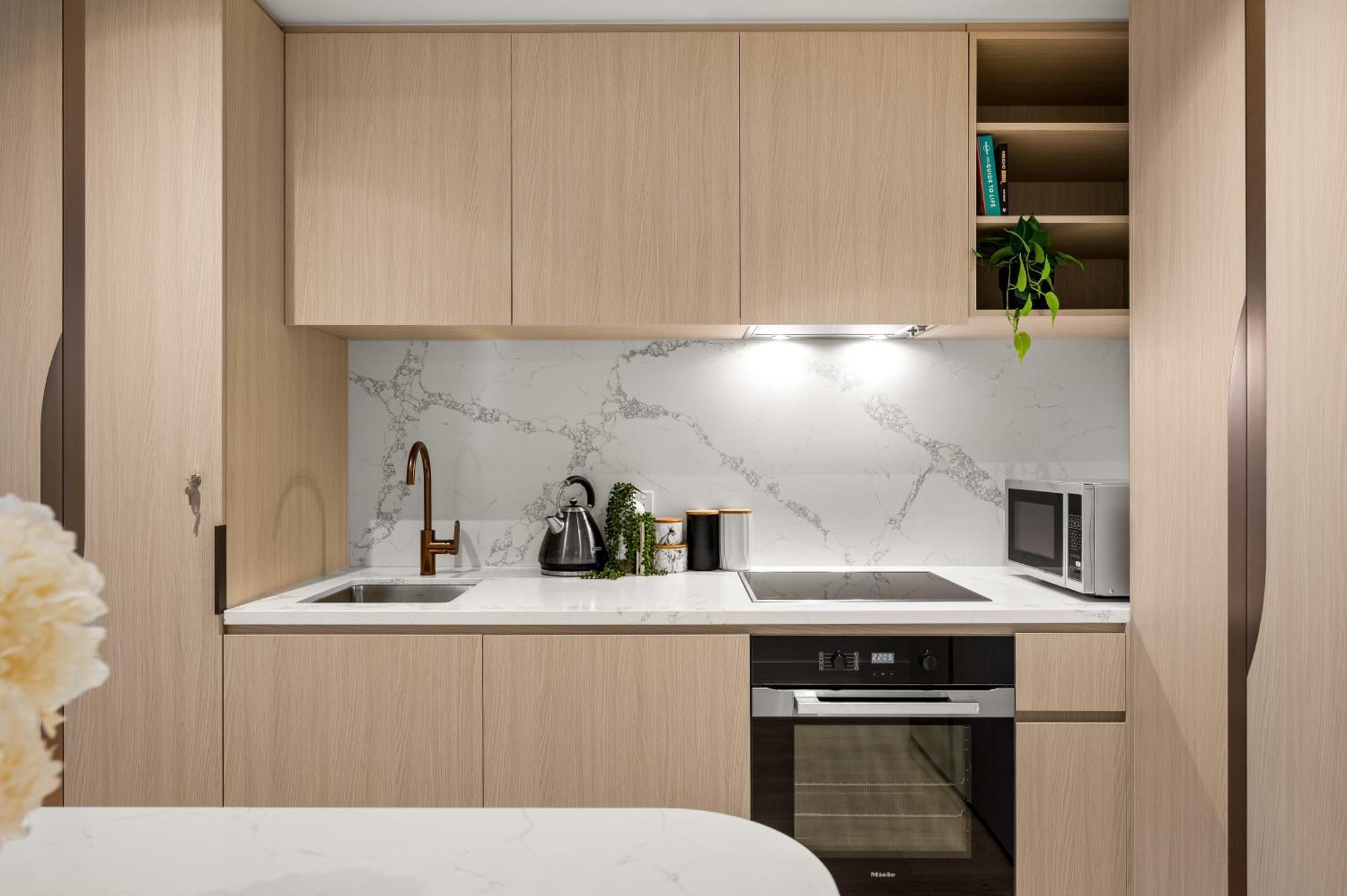 Luxurious Sapphire 1 Bed 1 Bath Apartment Melbourne