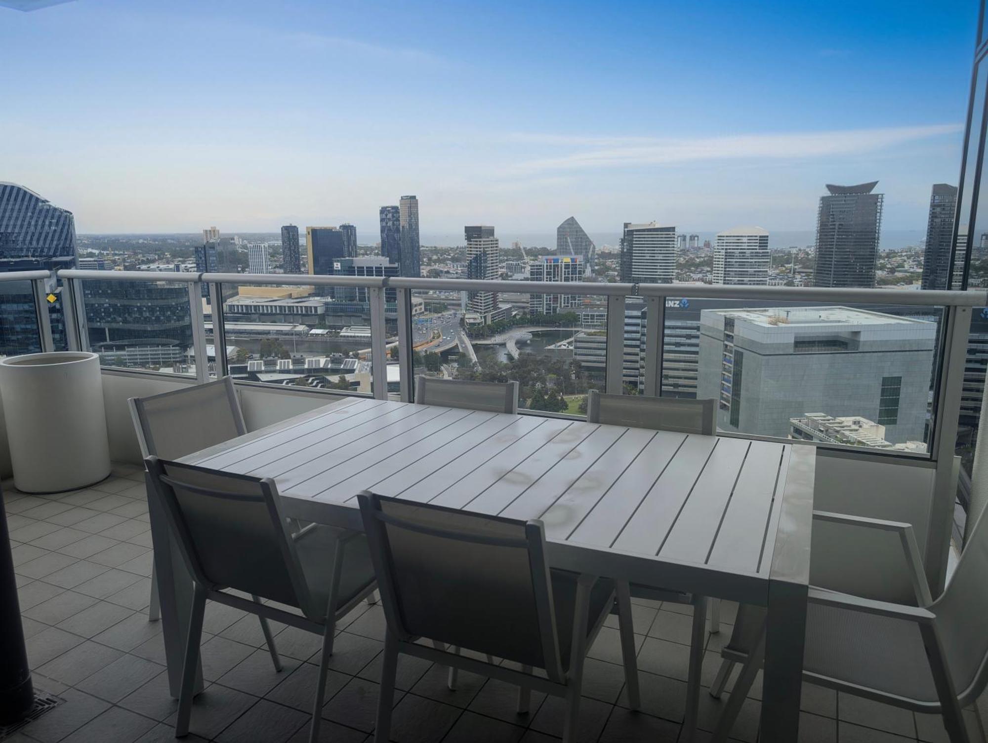 Panoramic Docklands Apartment *