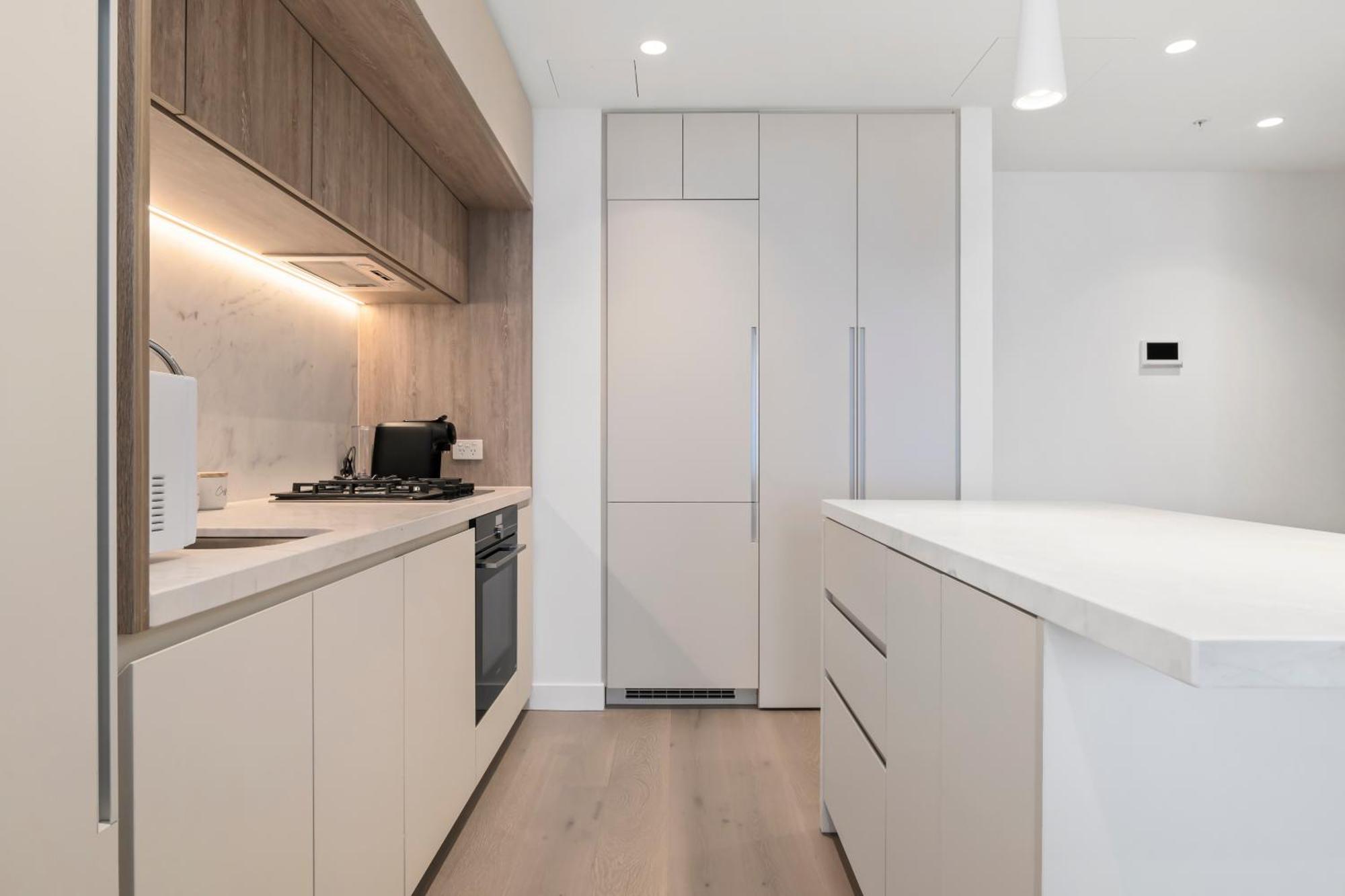 Bay And River Views In Location With Pool * Melbourne