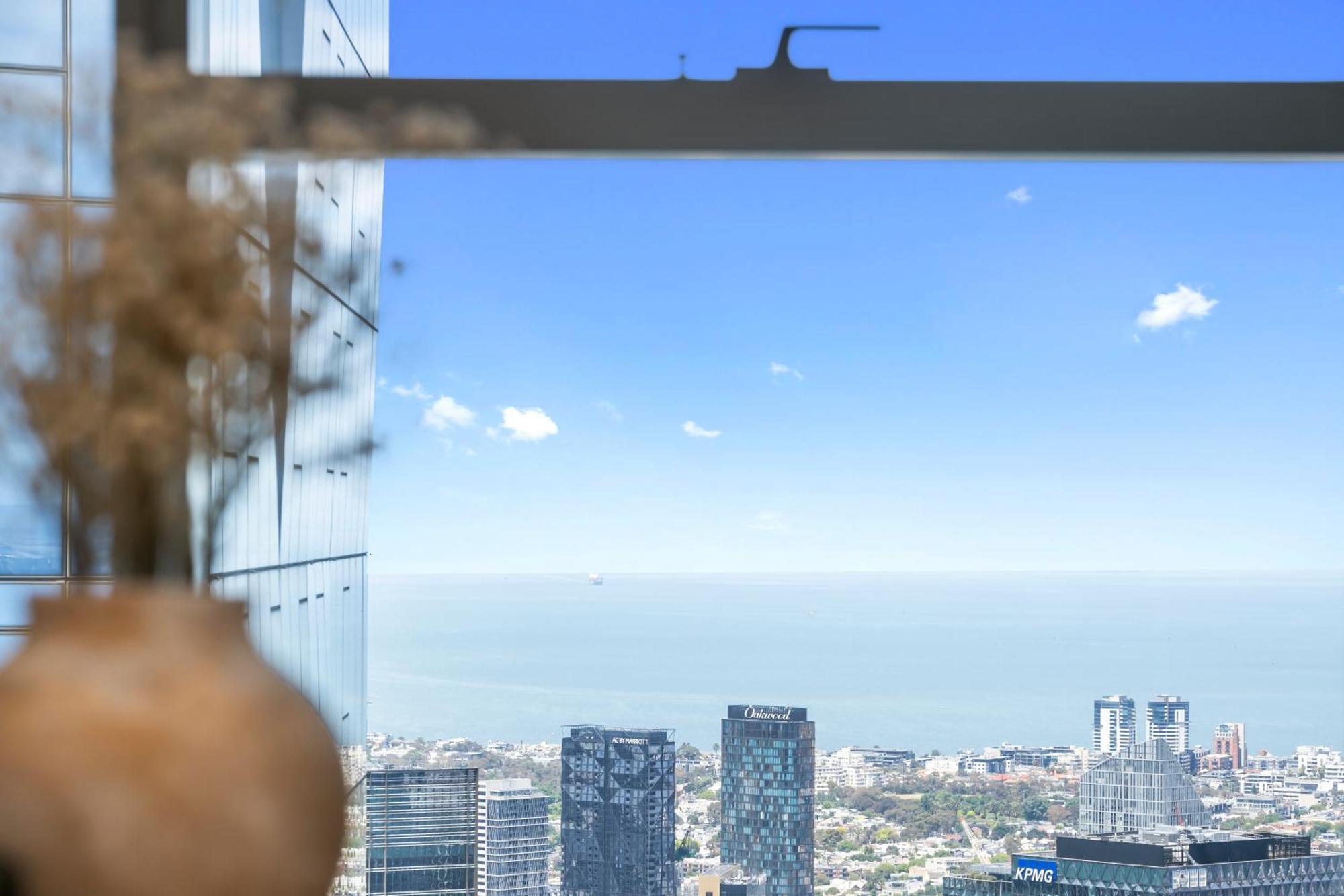 Bay And River Views In Location With Pool