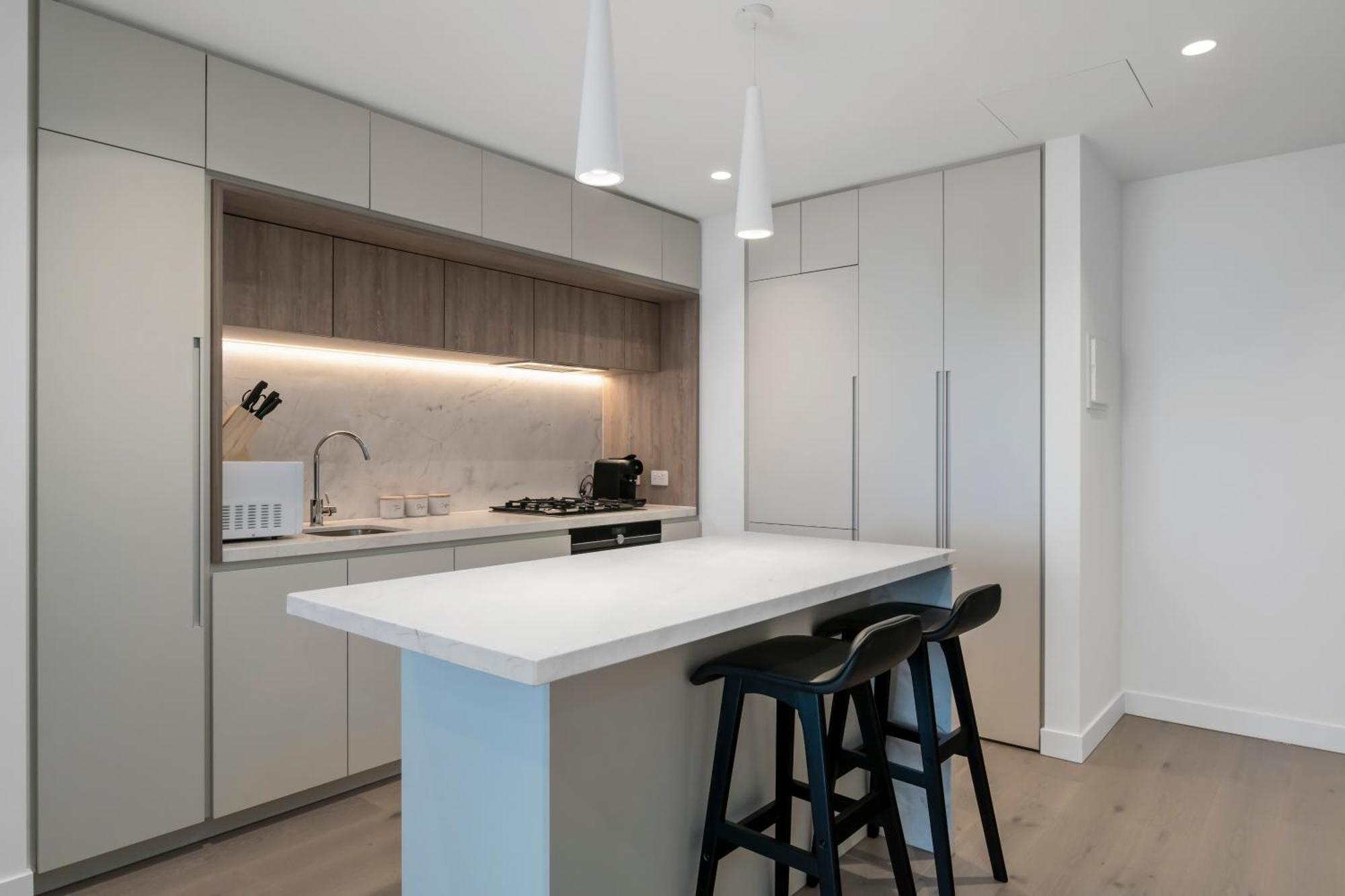 Bay And River Views In Location With Pool Apartment Melbourne