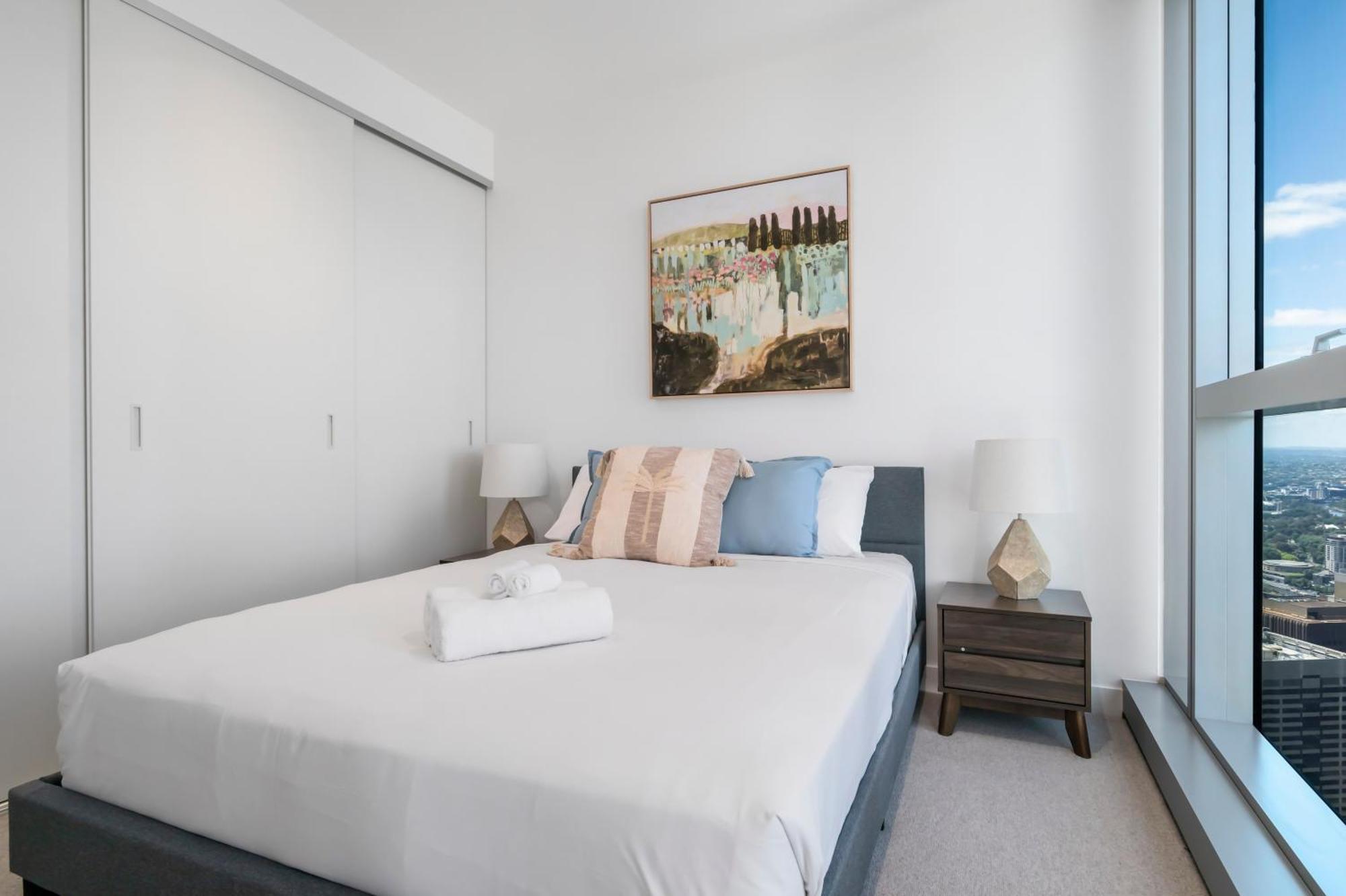 Bay And River Views In Location With Pool *