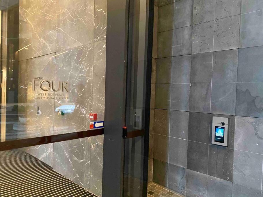 Apartment Chic 2br Luxury In Prime West Side Complex Center Of It