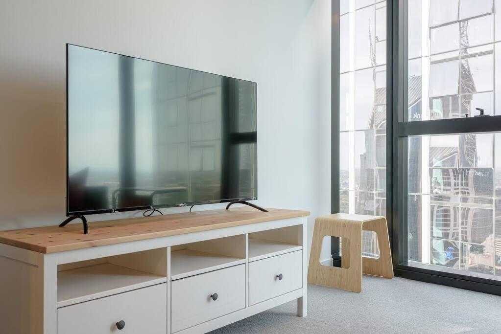 Apartment Charming One Bd In Location Tf5307 Melbourne