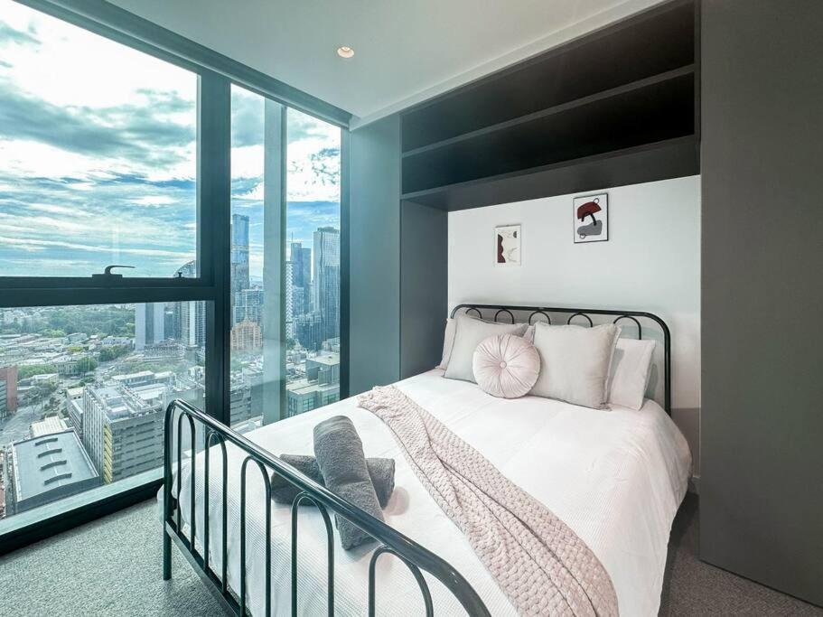 Elegant High Rise 2 Bed Near Melb Cbd Rmit Apartment *