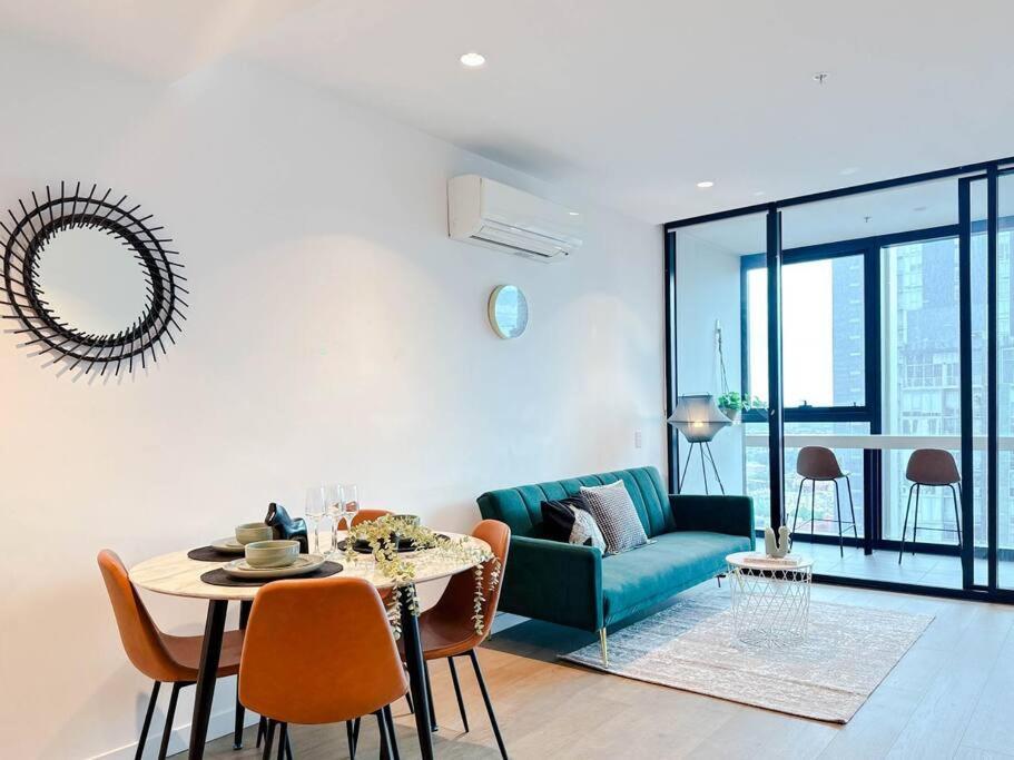Apartment Elegant High Rise 2 Bed Near Melb Cbd Rmit *