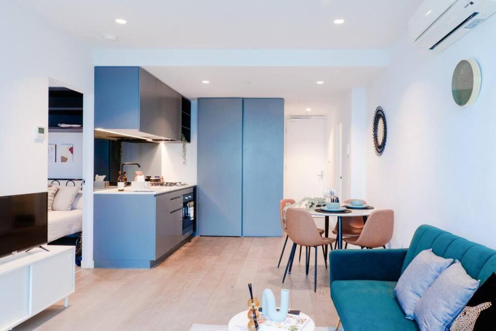 Elegant High Rise 2 Bed Near Melb Cbd Rmit *