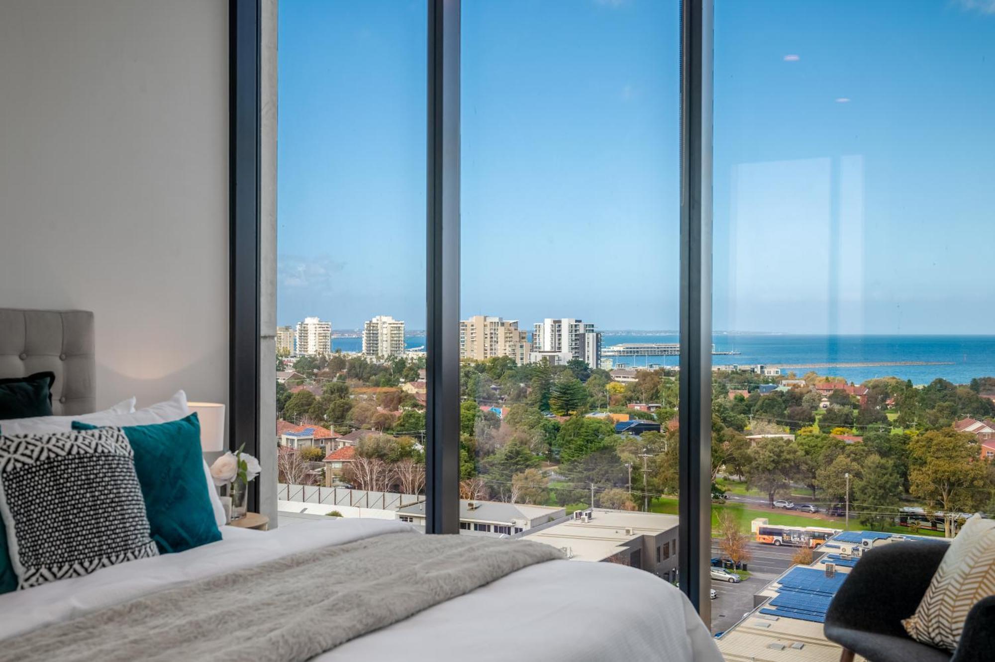 Apartment Wow Self-contained On Tarver Melbourne