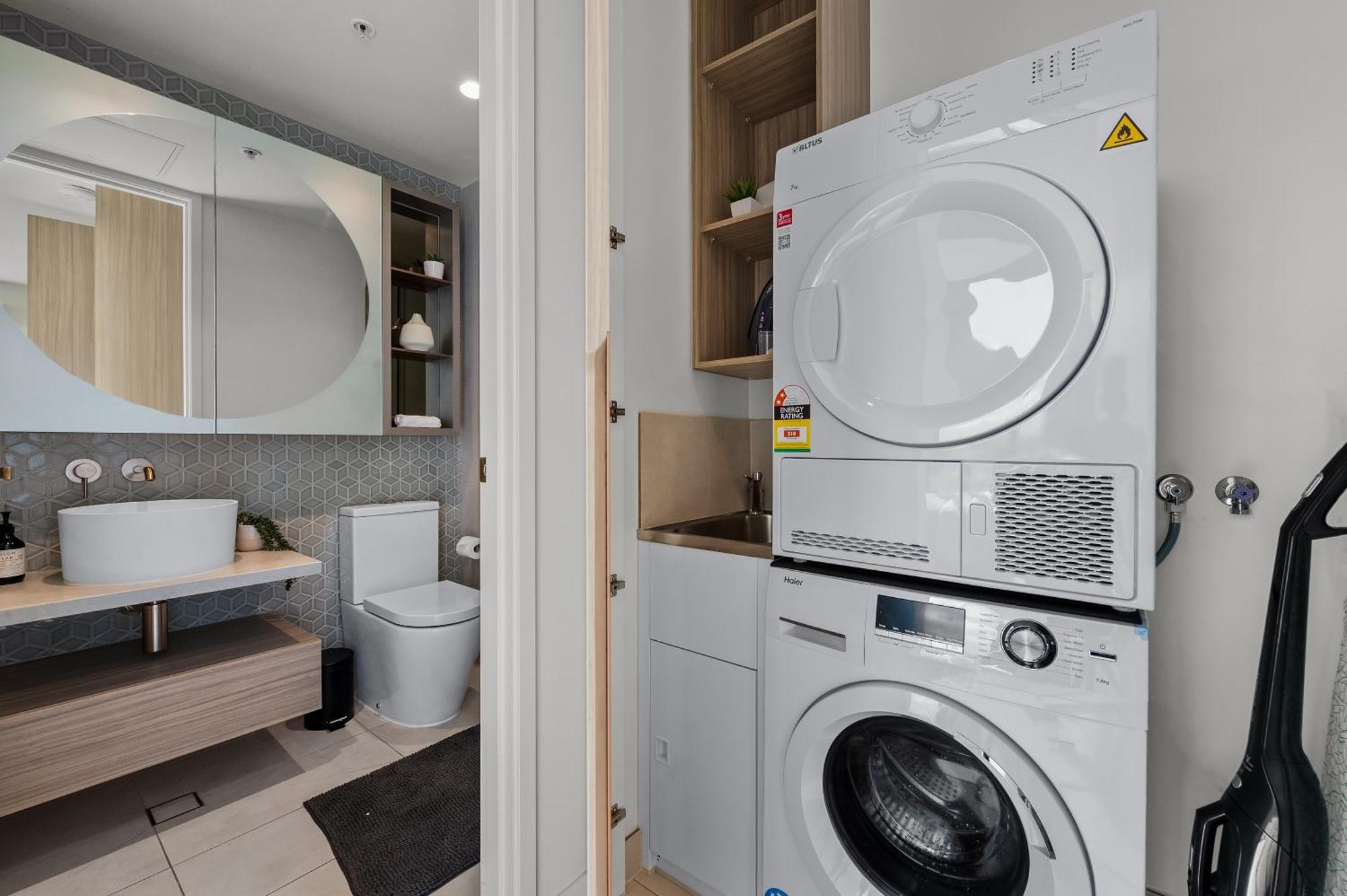 Wow Self-contained On Tarver *