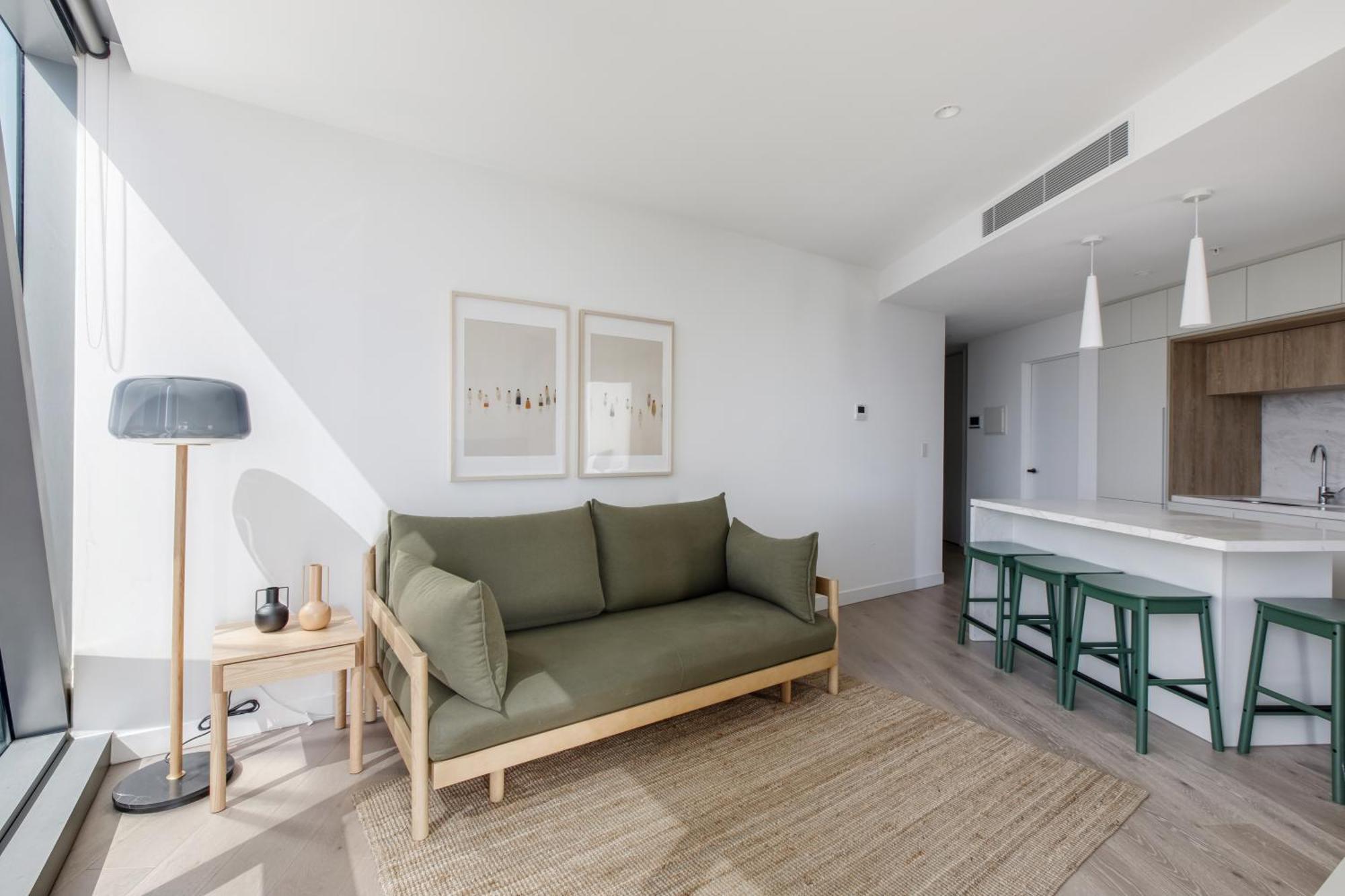 Modern Nomads Skyline View Escape - 2bedroom By Gardens And Station Apartment Melbourne