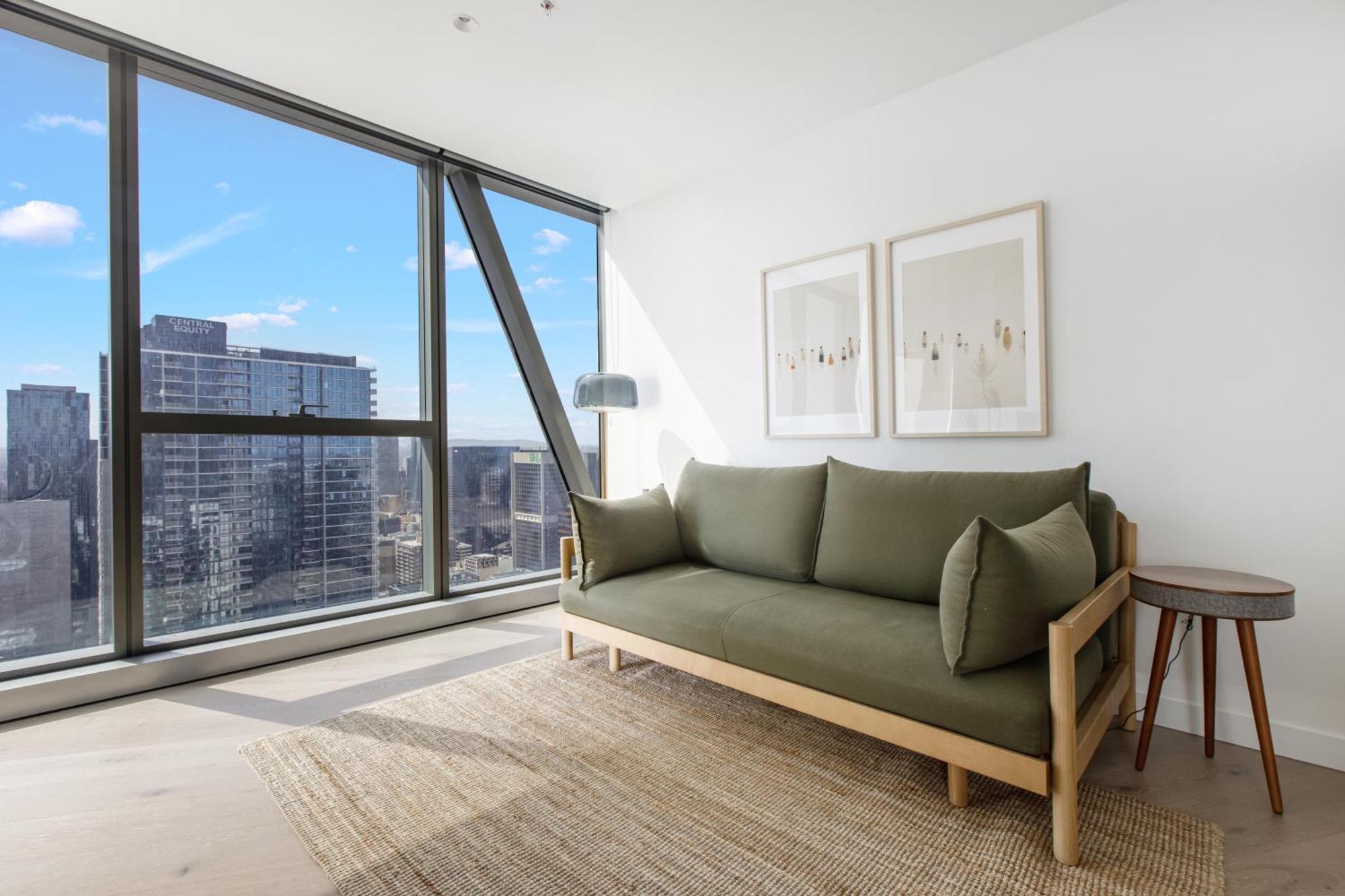 Modern Nomads Skyline View Escape - 2bedroom By Gardens And Station Apartment *