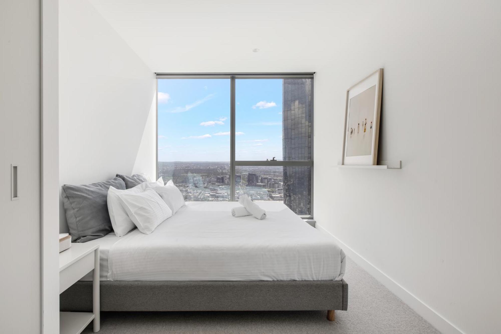 Modern Nomads Skyline View Escape - 2bedroom By Gardens And Station Apartment