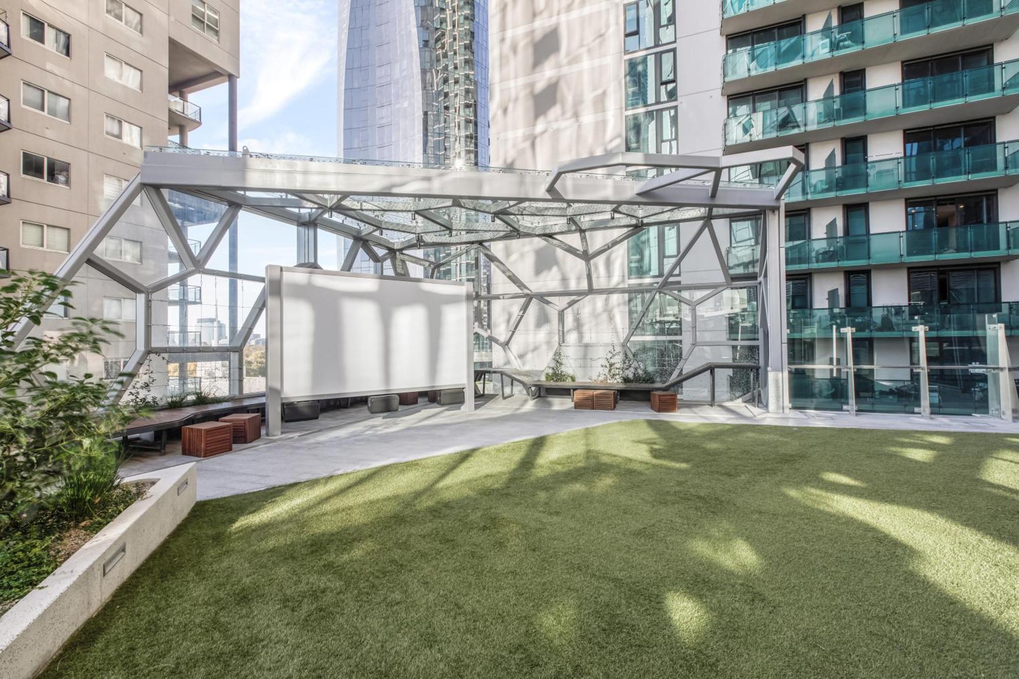 Apartment Modern Nomads Skyline View Escape - 2bedroom By Gardens And Station