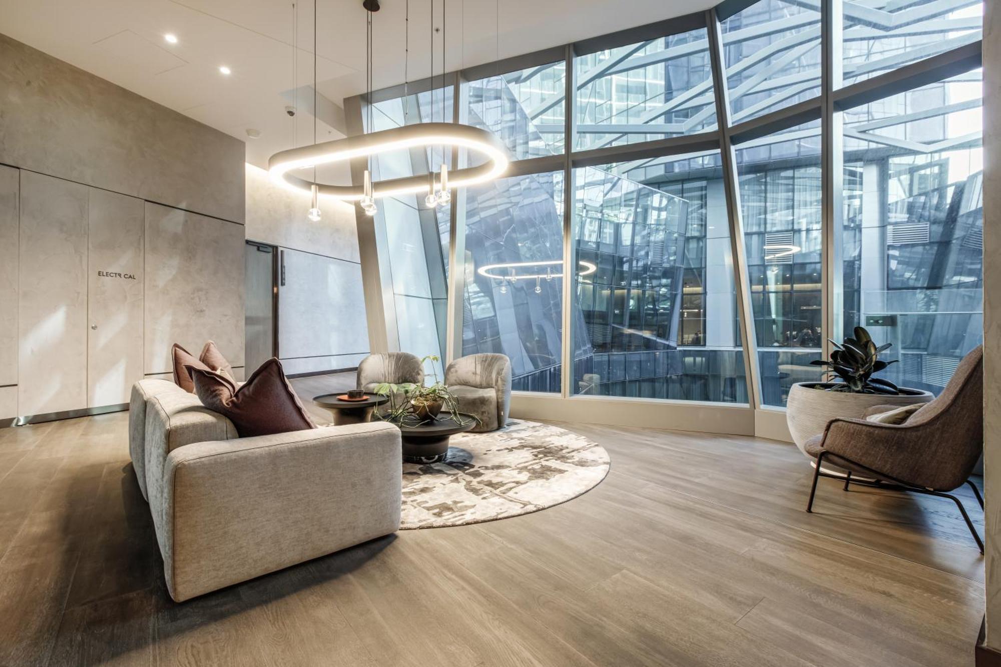 Modern Nomads Skyline View Escape - 2bedroom By Gardens And Station Apartment Melbourne